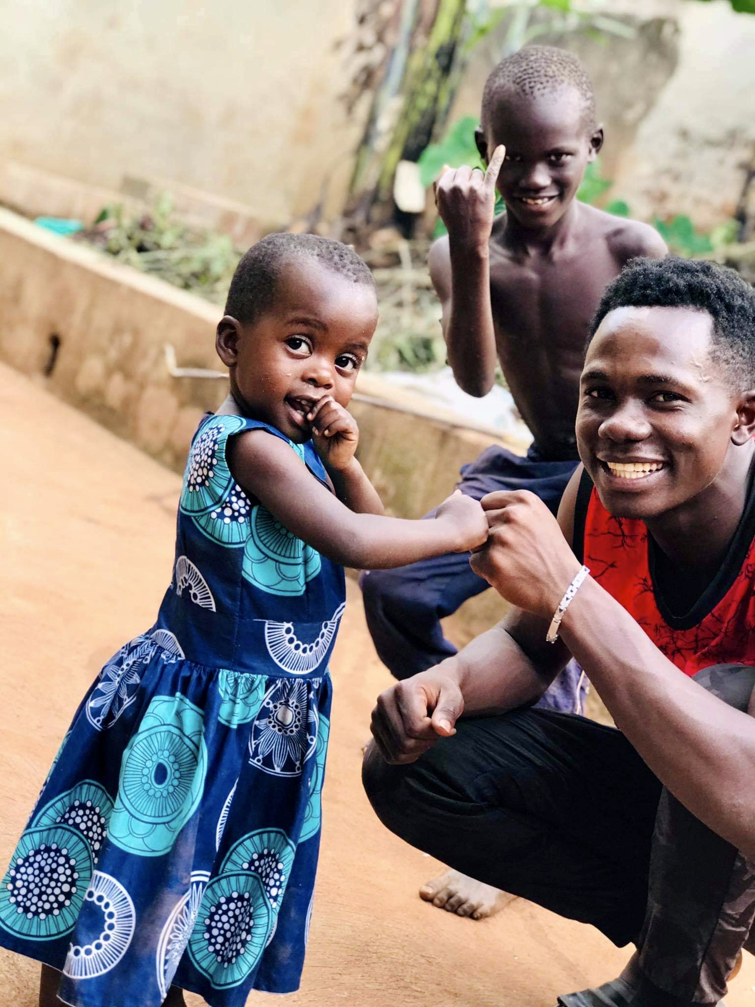 Kakembo with the children